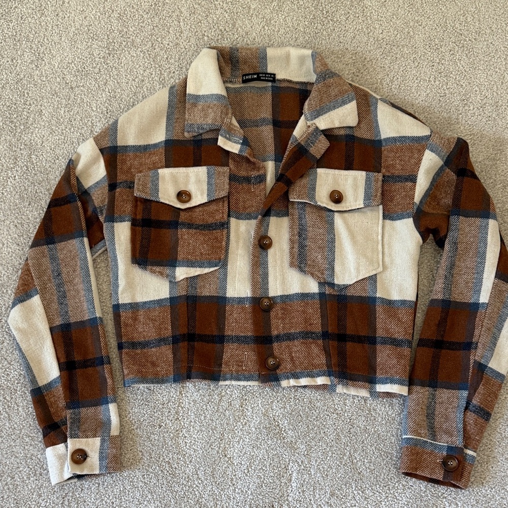Cropped Flannel Tan and Navy Blue